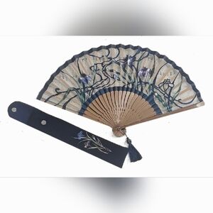 Hakuchikudo Yuka Blue Iris Floral Hand Fan
